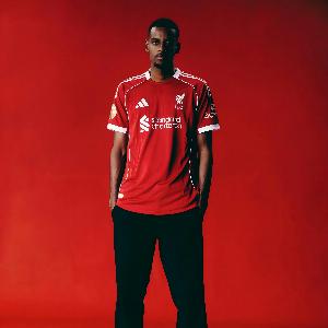 回声报:弗林蓬恢复训练伊萨克首次参加合练,巴伊切蒂奇草地训练